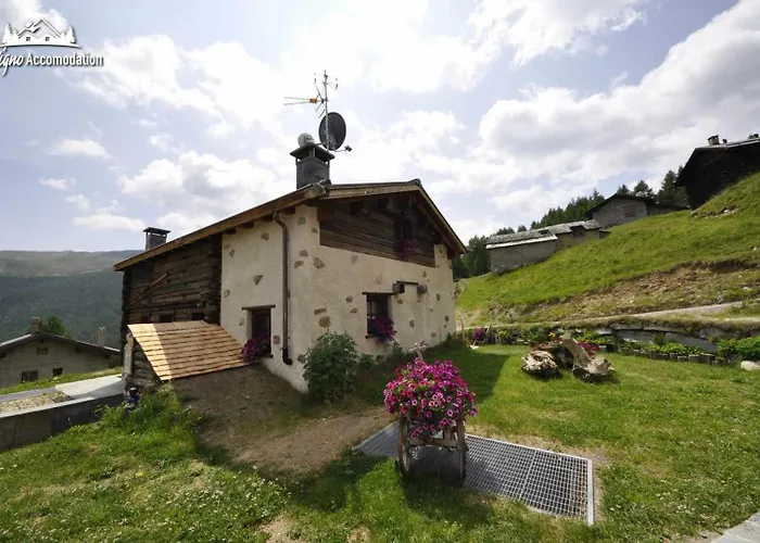 Mountain Chalet Scoiattolo By Livigno Accomodation